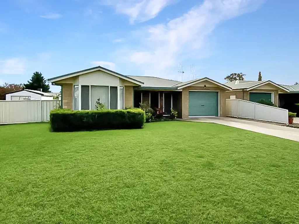 Forbes 2房  Auction Opportunity – Rare Free-Standing Villa in Prime Location