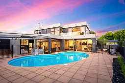 1/16 Oleander Point, Farm Cove