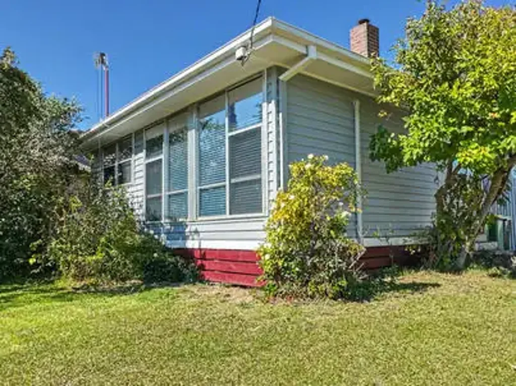 Corryong 3房  Move-In Ready Living with Spectacular Mt Mittamatite Views