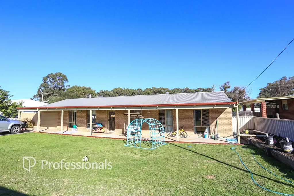 Esperance 4房  Solid Town Centre Living with Workshop