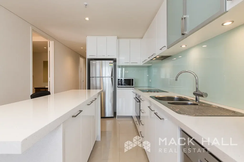 Move Straight In to a Fully Furnished 3 Bedroom Apartment