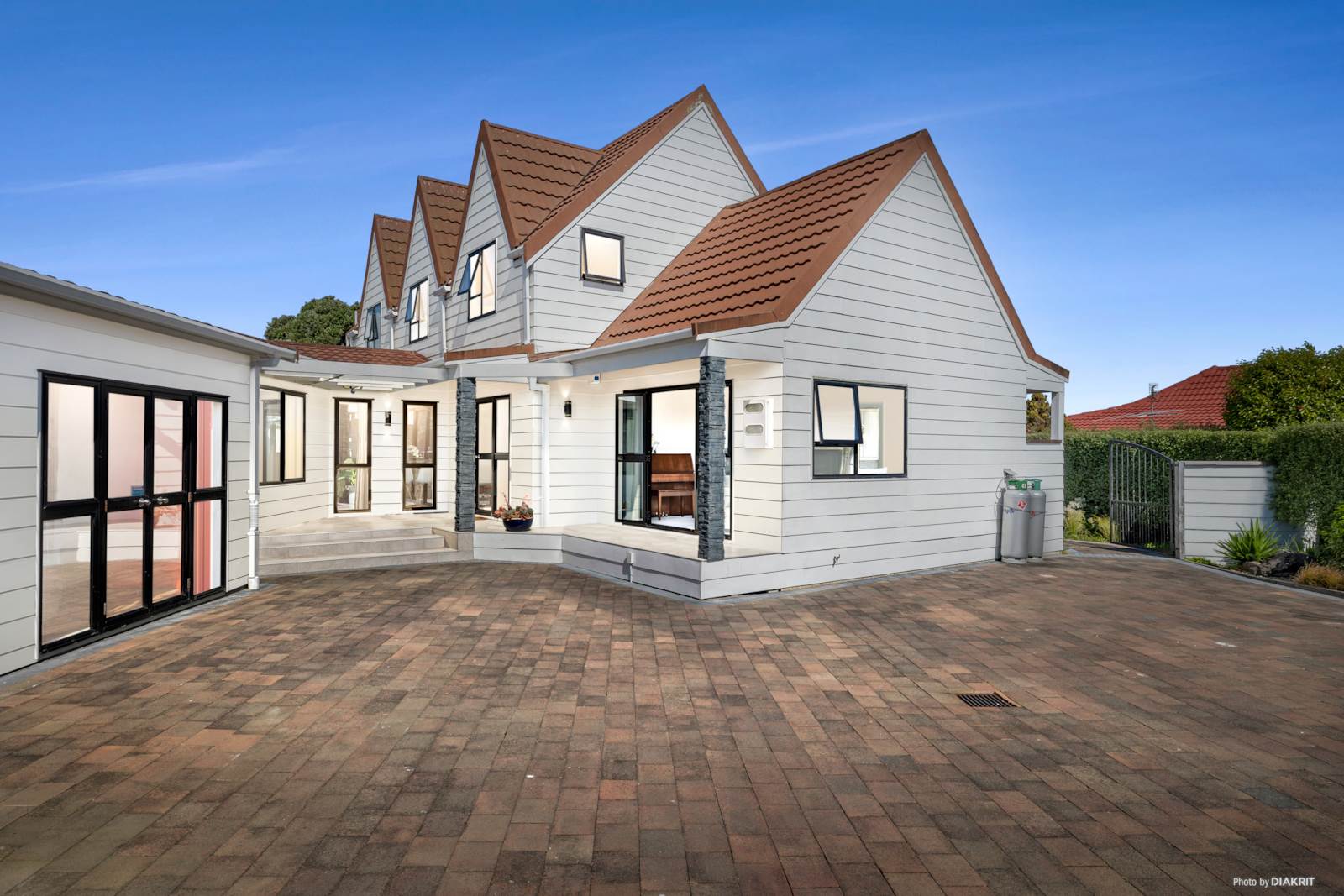 77 Saint Annes Crescent, Wattle Downs, Auckland - Manukau, 5 chambres, 0 salles de bain