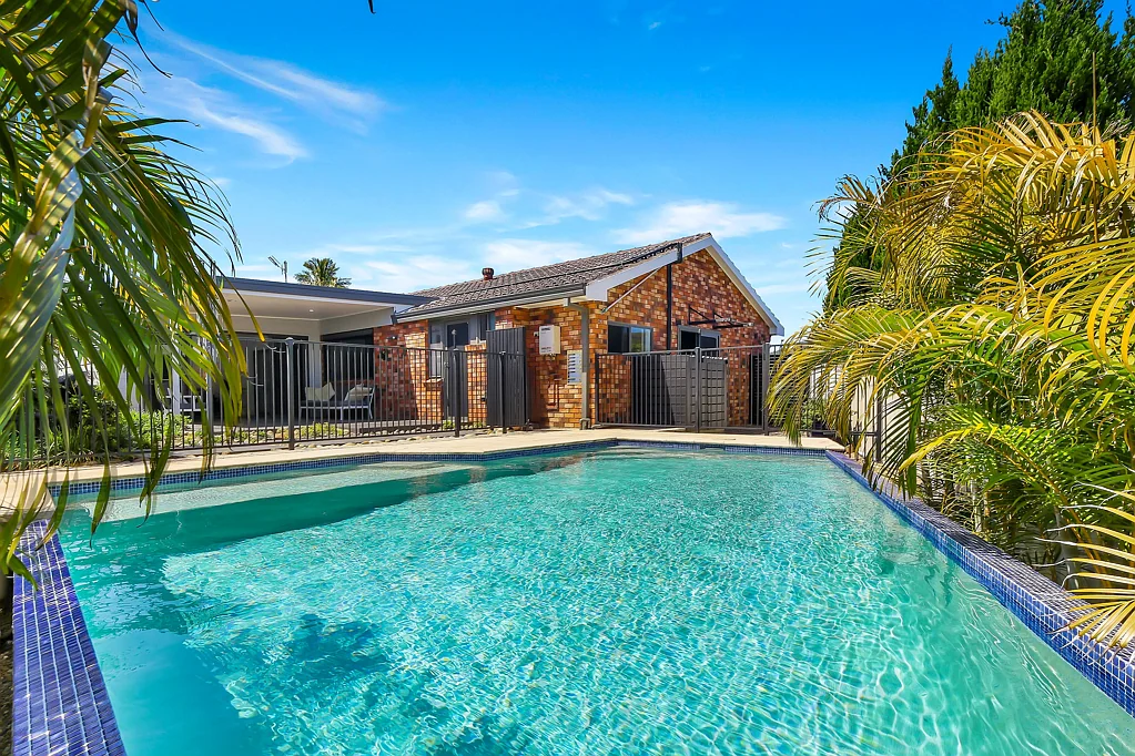 5 Lamont Close, Green Point, NSW 2251