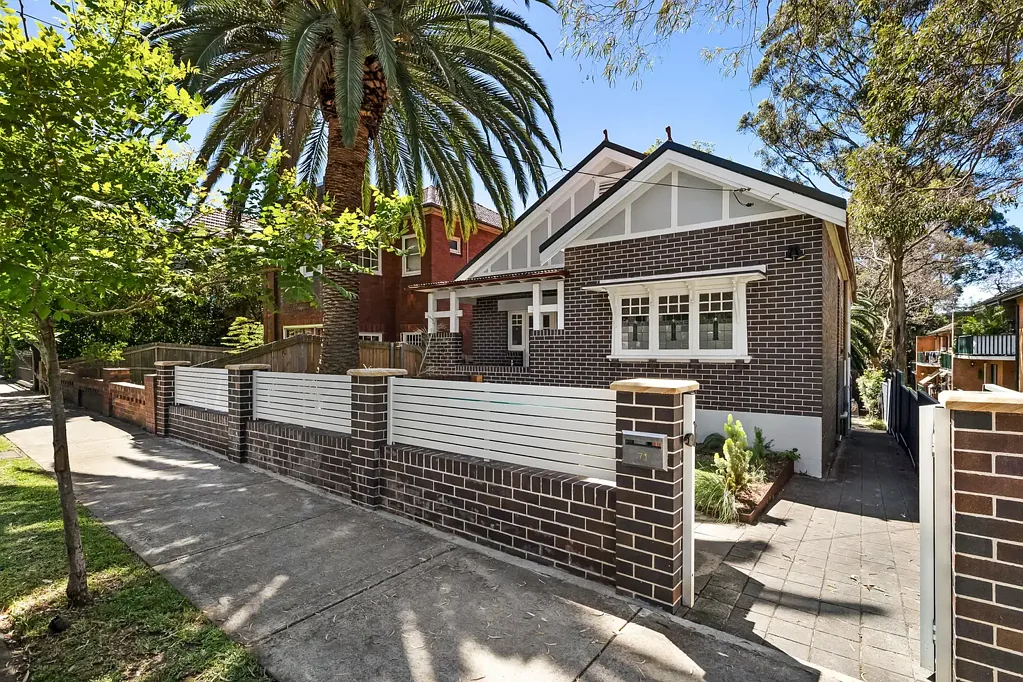 Dulwich Hill 3ਬੈੱਡਰੂਮ Entertainer's bungalow on landscaped 347.8sqm parcel