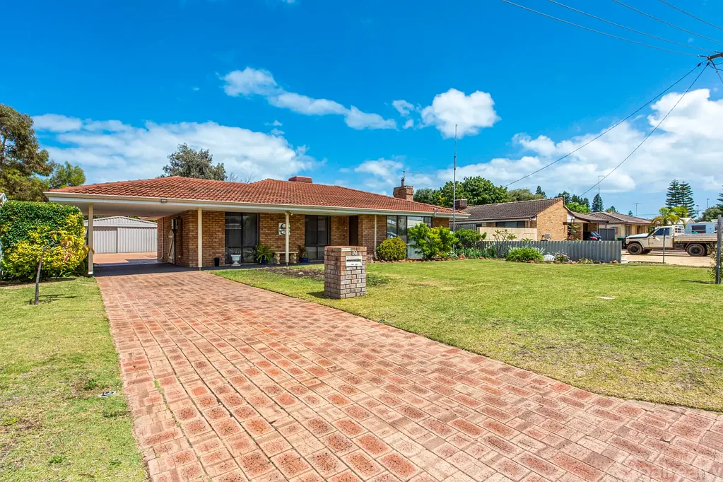 Singleton 4Moenga A social coastal community lifestyle