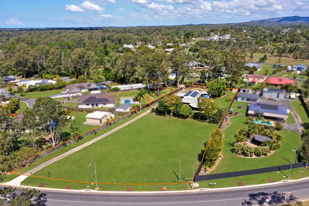 Upper Caboolture 4ਬੈੱਡਰੂਮ Room to Live, Relax & Grow on 5,945m²