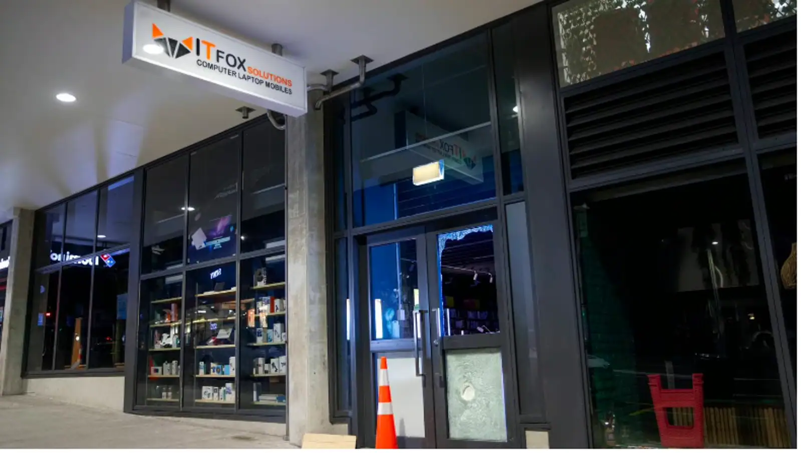 犯罪浪潮不断！奥克兰一电子设备修理店凌晨遭受砸抢......