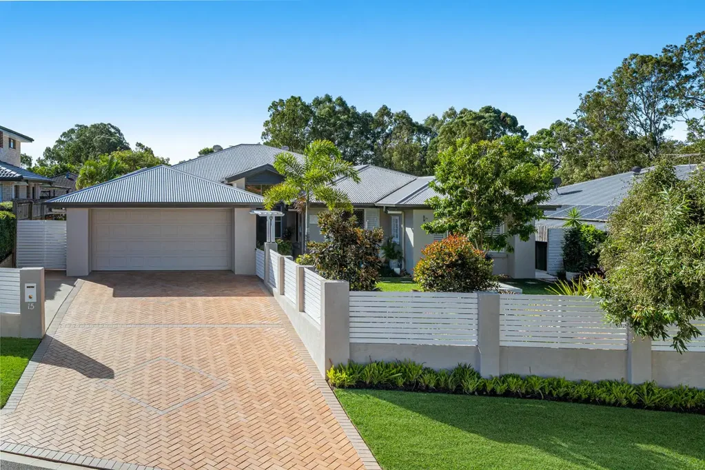 15 Trafalgar Vale Avenue, Wellington Point, QLD 4160