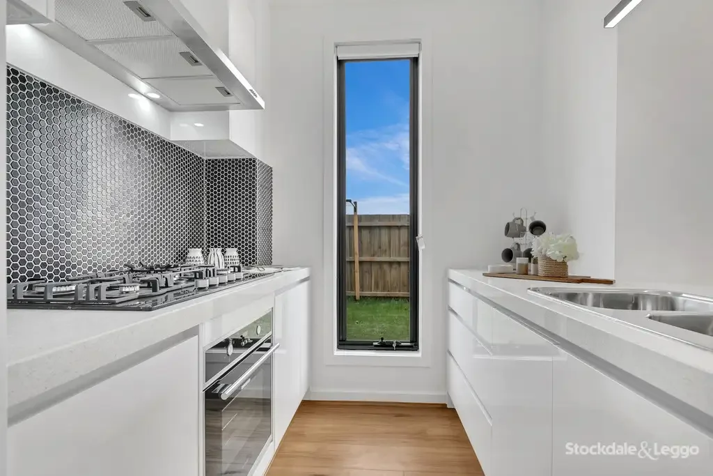 Laverton 3房  奢华、地段与生活方式 - 超凡脱俗  Luxury, Location & Lifestyle - A Class Above the Rest