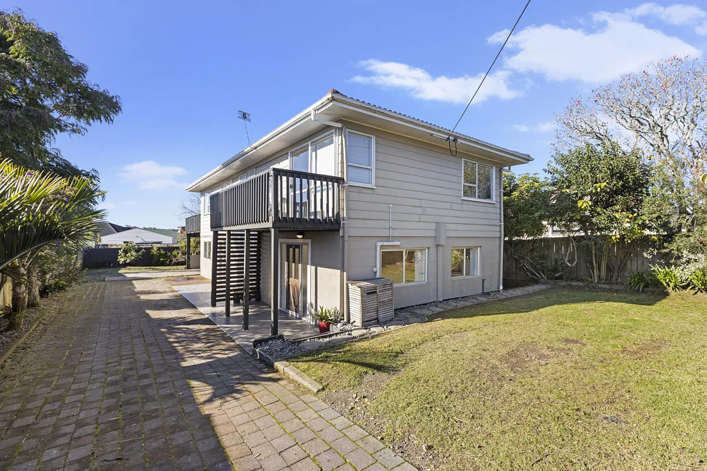 Te Atatu Peninsula 5chambre Land Bank, Invest or Build - A Property That Grows With You