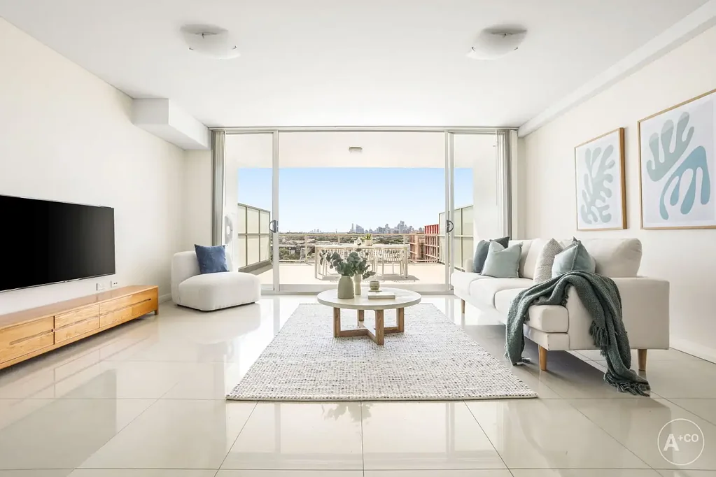 Mascot 2 Bedroom Level 12 Penthouse with Skyline City Views + Outdoor Terrace