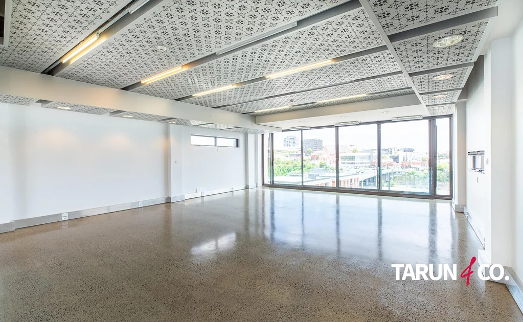 Auckland Central 152 Sqm Office - 2 Carparks and EOT Facility