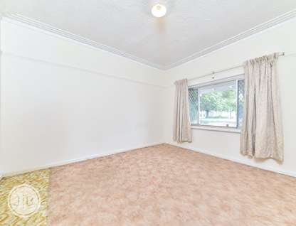36 Lockhart Street, Como, WA 6152, 2 Bedrooms, 1 Bathrooms, House
