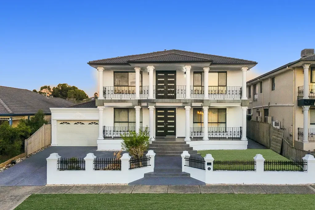 32 Yorkshire Drive, Cranbourne North, VIC 3977