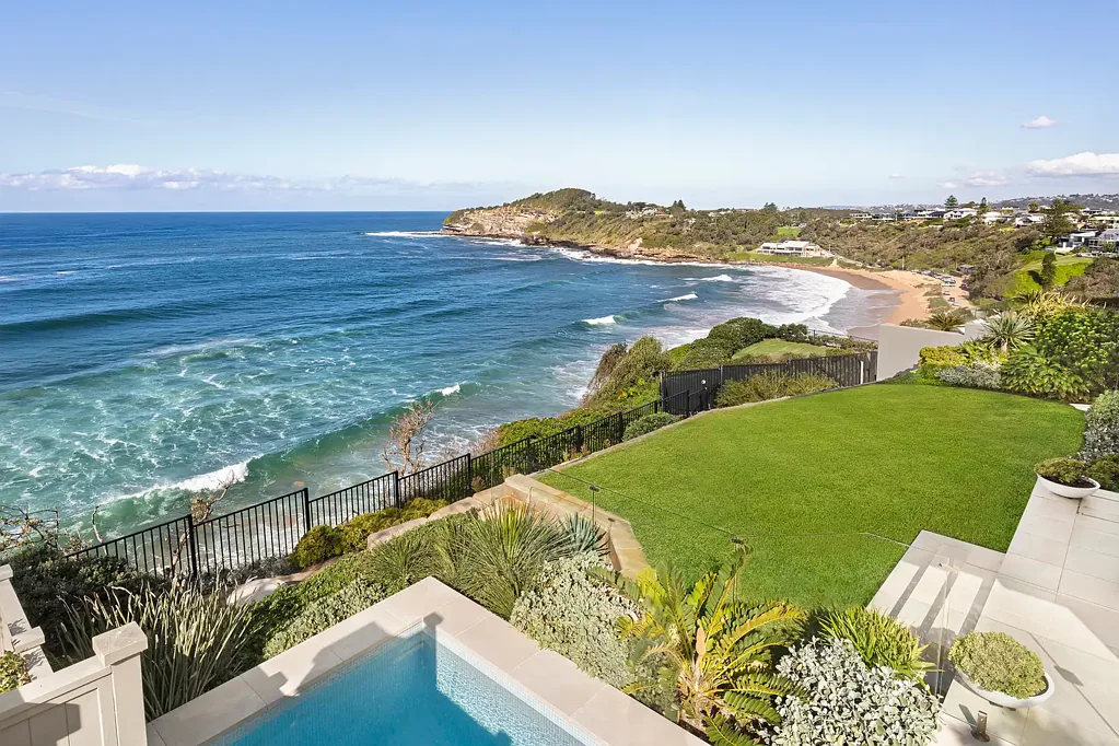 Mona Vale 5 Bedroom Landmark elegant beach house with iconic coastal views