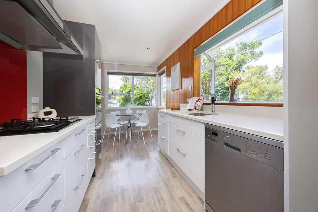 Glen Eden 3房  Must Sell - Priced Below CV