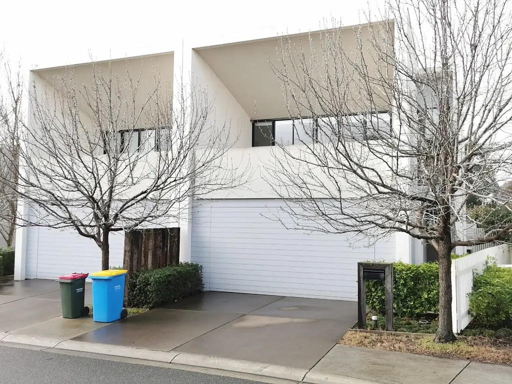 Spacious & Homely Townhouse