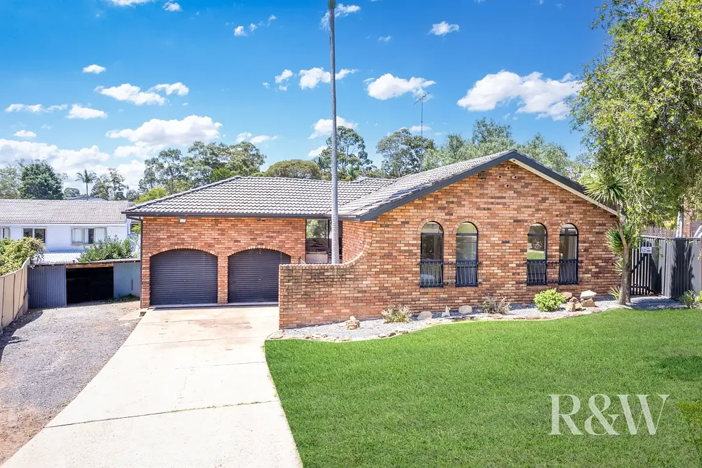 35 KALYAN AVENUE, Bradbury, NSW 2560