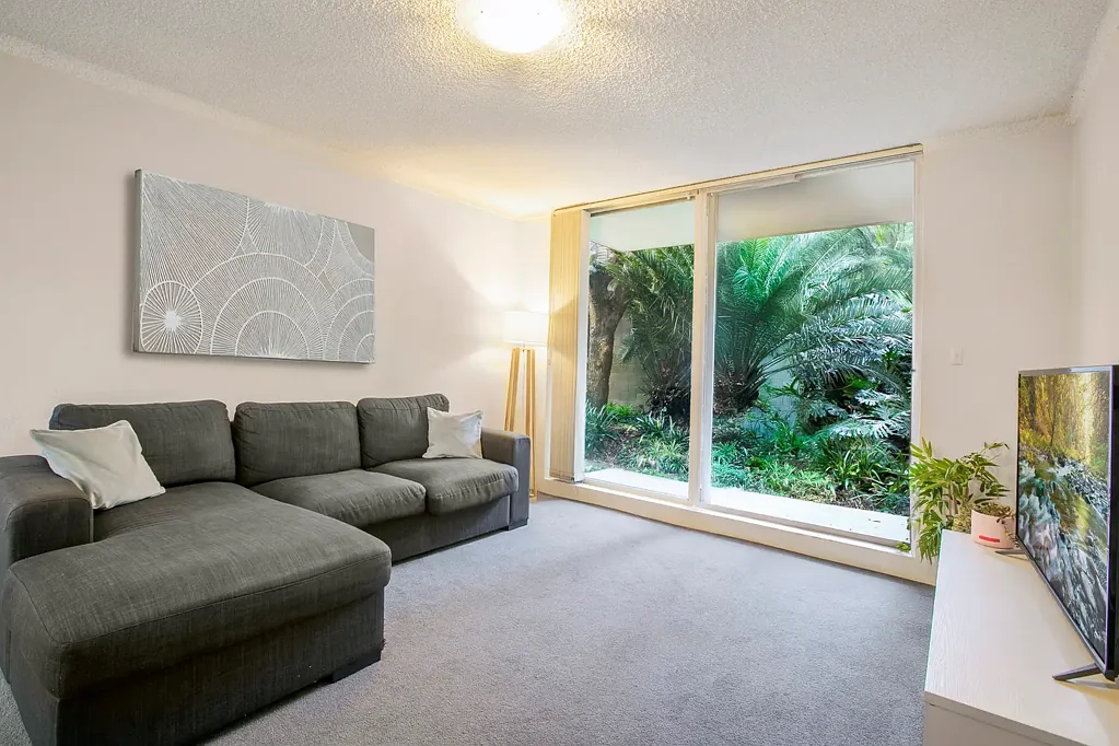 Randwick 2ห้องนอน Bright Ground Floor Apartment in Leafy Setting