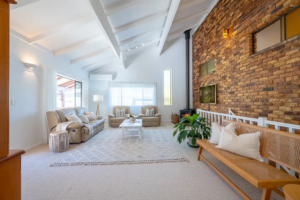 Currumbin 5房  Expansive Family Haven in Prime Currumbin Location!!
