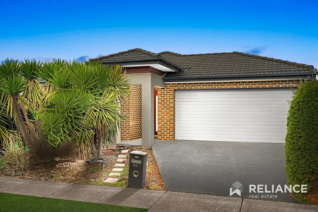 Point Cook 4房 Alamanda 学区卓越家庭住宅！四卧室 | 拎包入住 Alamanda School Zone Family Home at its Finest! Four Beds | Move-In Ready