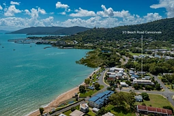 3/3 Beach Road, Cannonvale