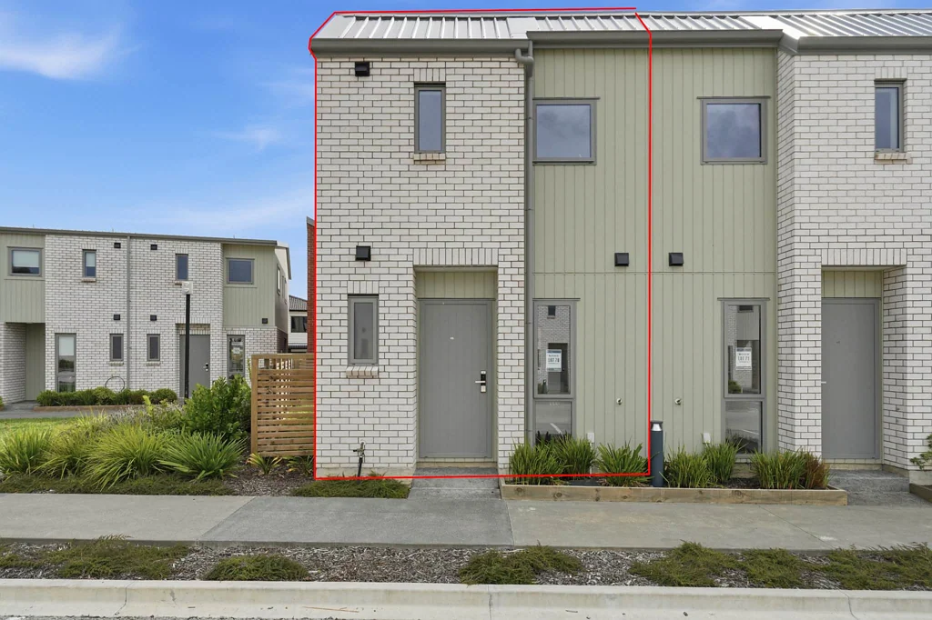 Mangere East 2房  Modern Townhouse in Mangere East