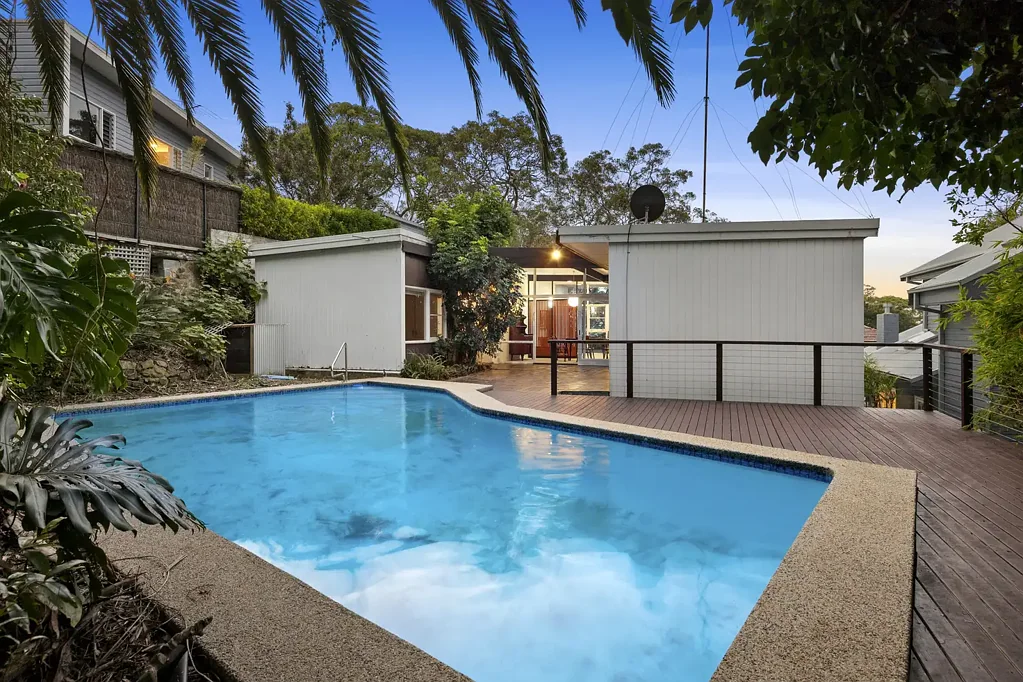 Balgowlah Heights 4 Slaapkamer Mid-century character in prized harbourside setting offered for the first time in 65 years