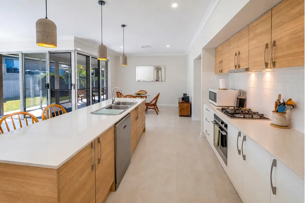 Woolgoolga 4 Bedroom IMPRESSIVE HOME WITH SPACE FOR A CARAVAN