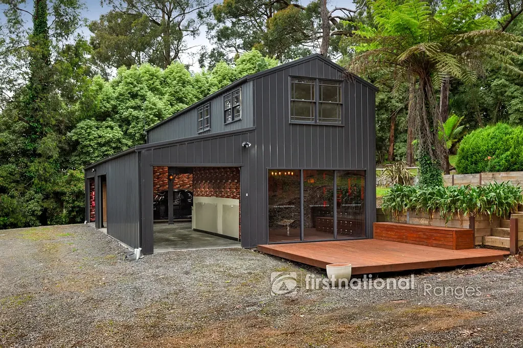 10 Salisbury Avenue, Cockatoo, VIC 3781