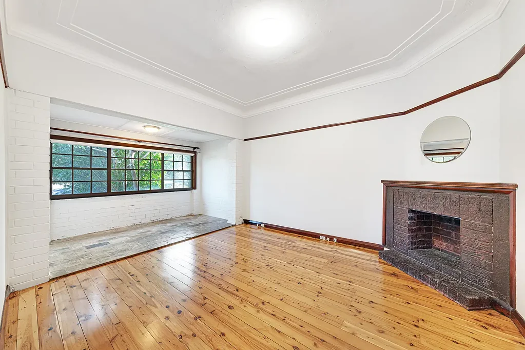 SPACIOUS THREE-BEDROOM SEMI