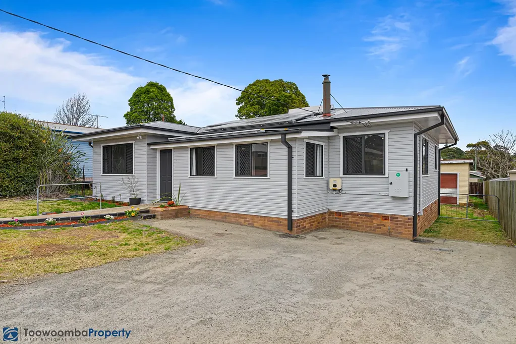 Comfort, Convenience & Character in the Heart of Newtown!