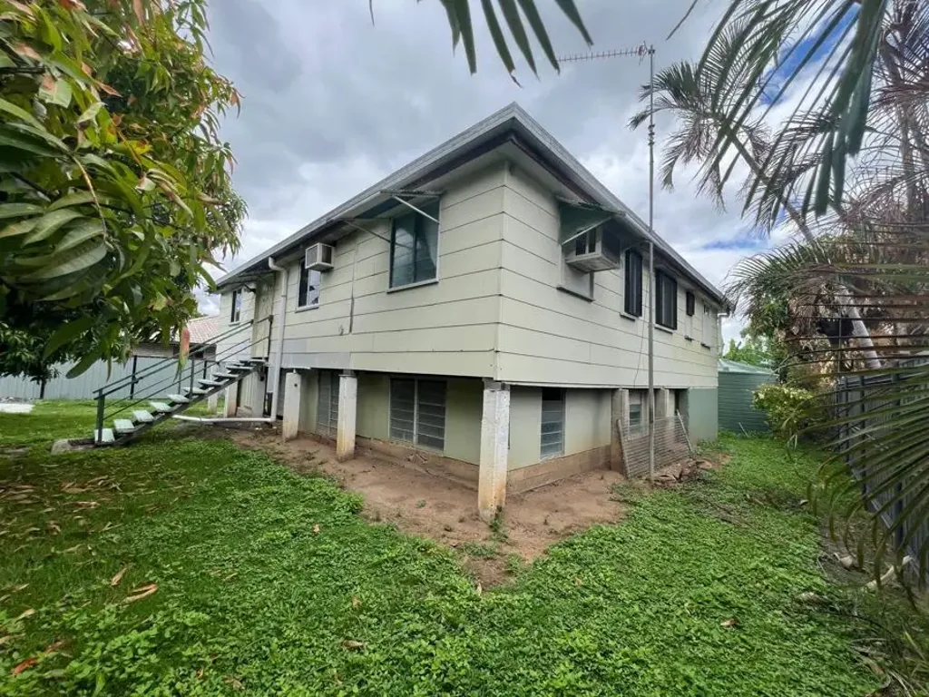 10 Toussaint Street, Collinsville, QLD 4804