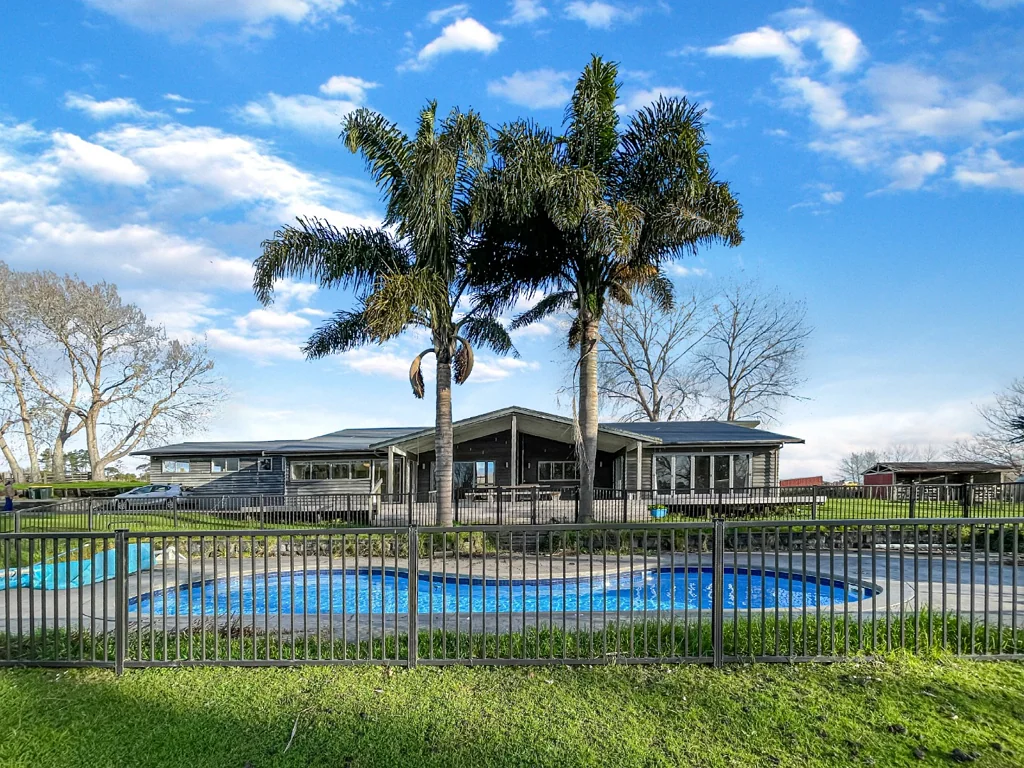 A Wonderful Life Style for family with Pool
