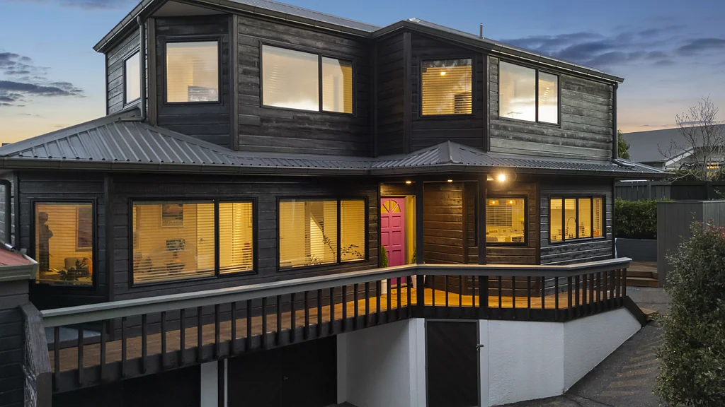 Remuera 4ห้องนอน Outstanding Value in Remuera - Ignore the CV!