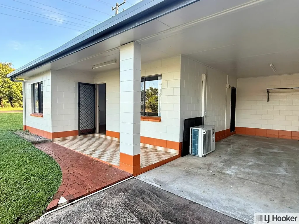 Modern Two Bedroom Unit Close to Town