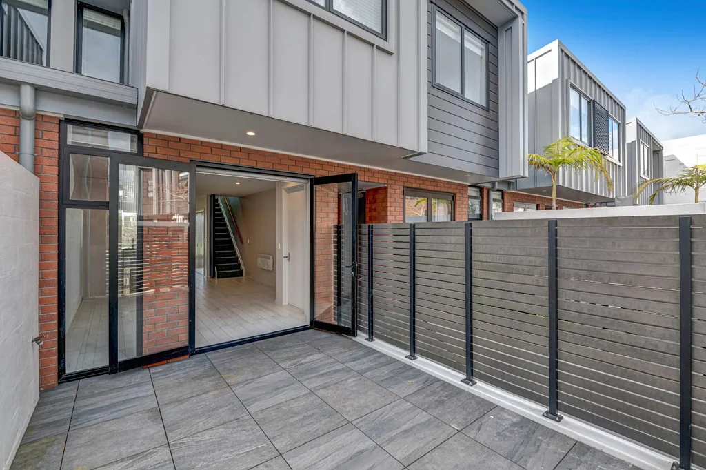 Silverdale 3 Bedroom Perfectly Positioned Millwater Town House