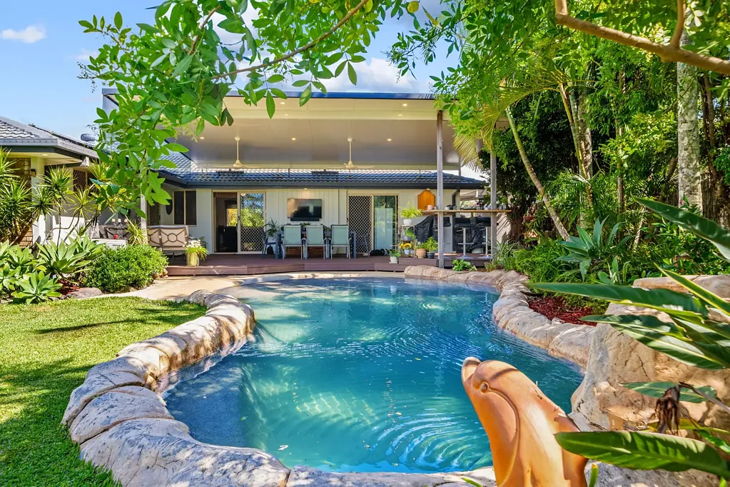 4 Baltimore Court, Carrara, QLD 4211