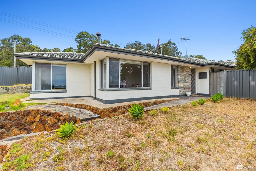 2 Bernard Street, Kelmscott, WA 6111