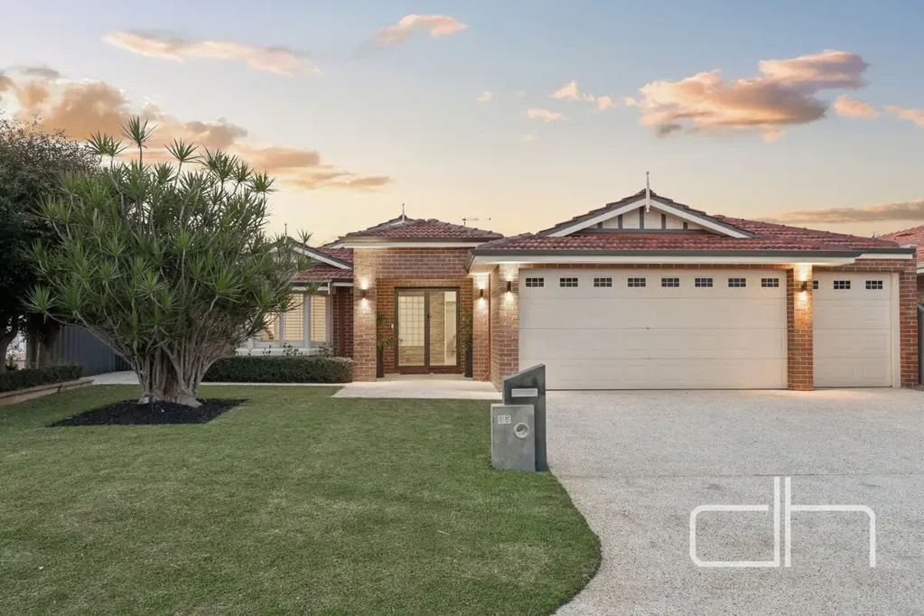 Landsdale 4Moenga THE OPPORTUNITY™