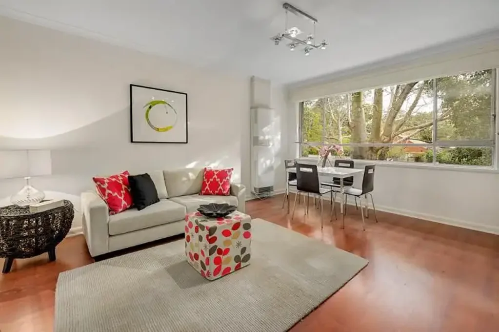 EASY LIVING WITH PARKLAND ACCESS