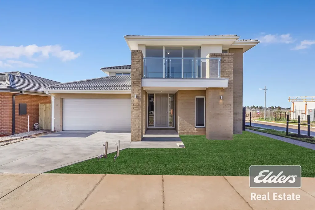 Beautiful double storey house to live in !!!