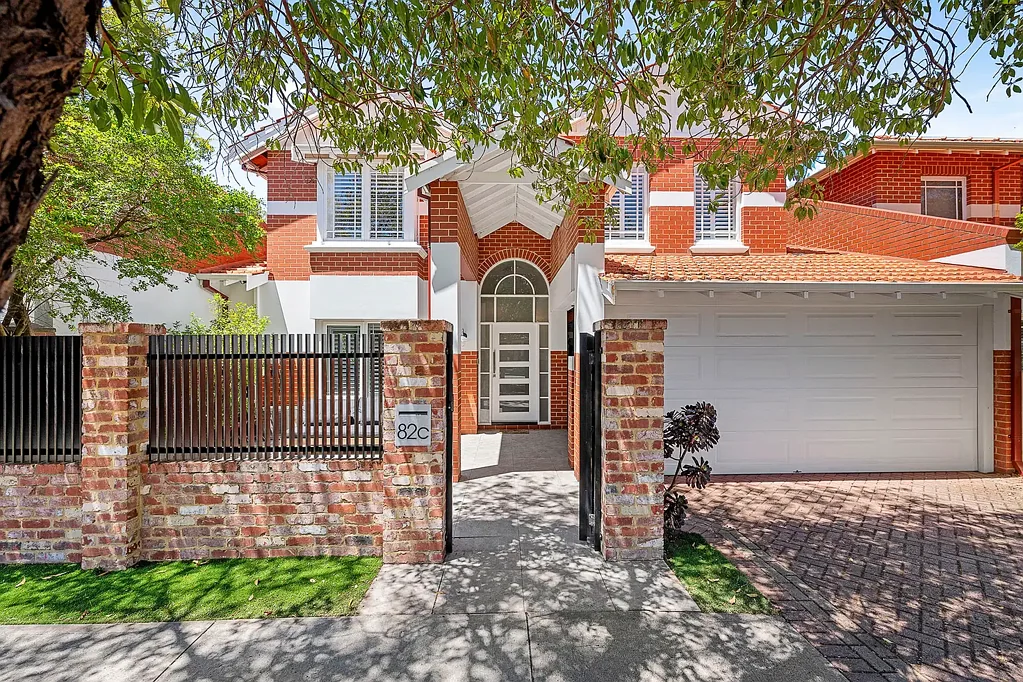 CHARACTER, COMFORT & CONTEMPORARY STYLE IN NORTH PERTH