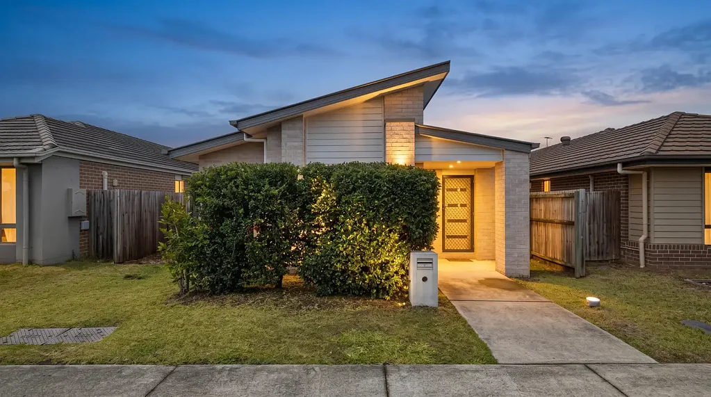 Burpengary 4ਬੈੱਡਰੂਮ Space, Comfort & Convenience - A Family Home with a Unique Point of Difference