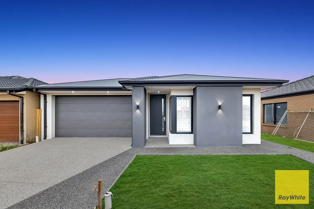NEAR NEW ELEGANT FAMILY HOME FOR RENT !!