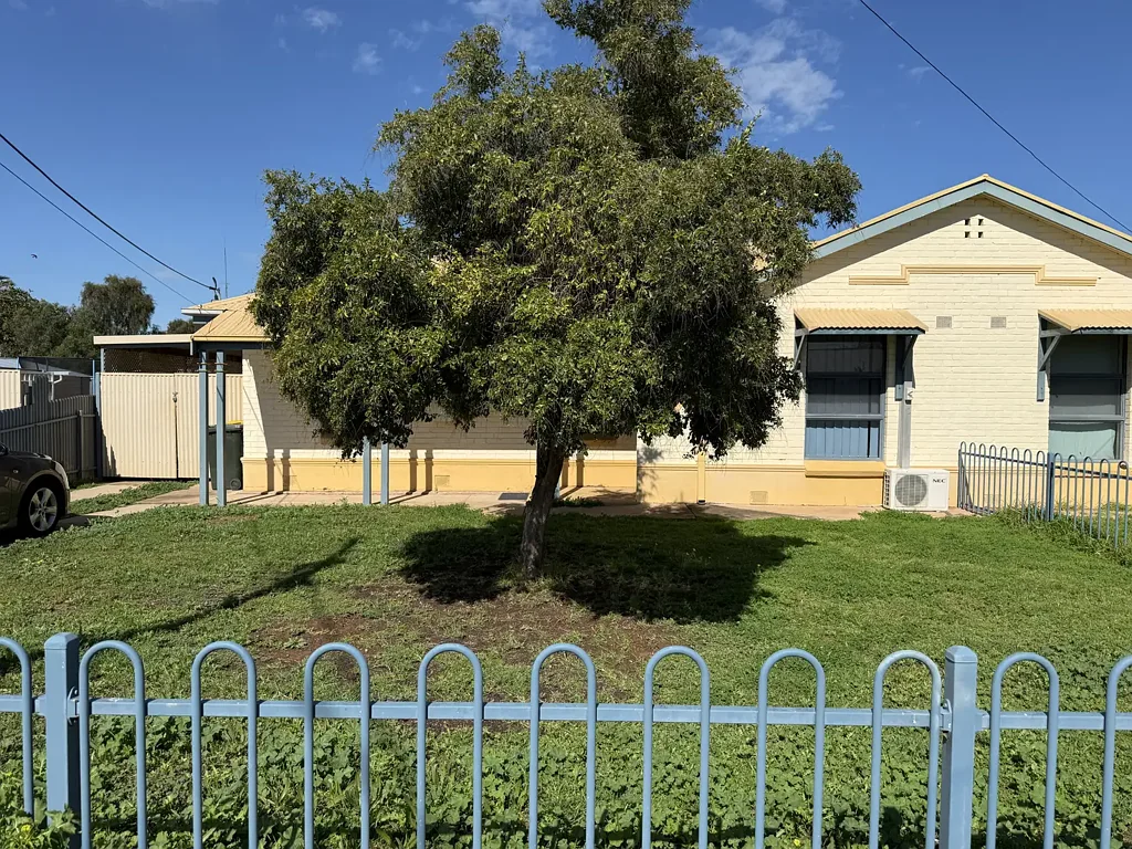 Port Pirie 3Moenga SEMI-DETACHED MAISONETTE