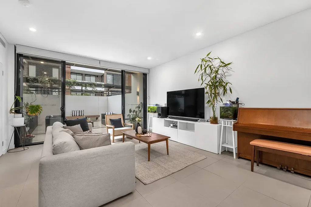 Botany 4 Bedroom Luxury Torrens Title Terrace - Tailors Walk