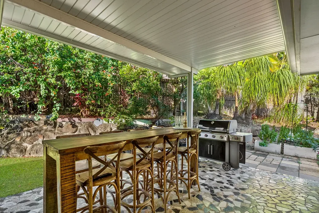Molendinar 4Moenga Elevated Living Surrounded by Space and Established Gardens