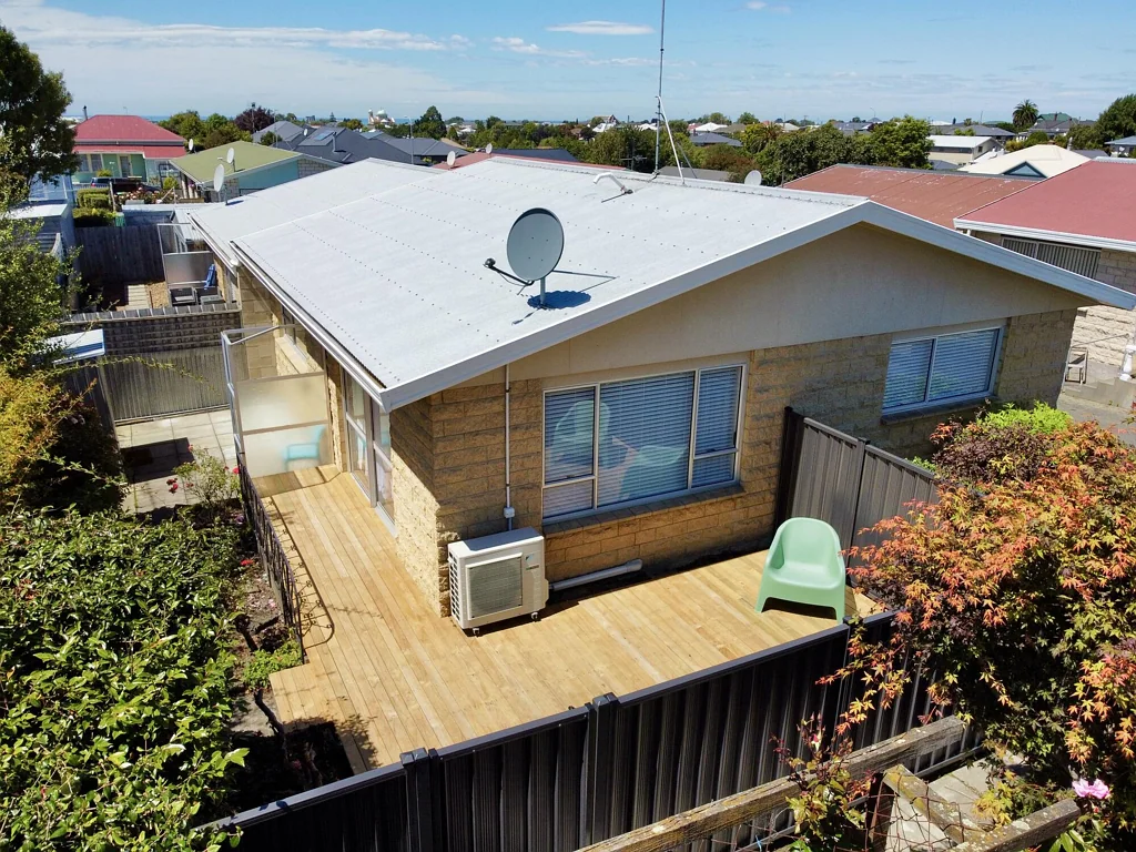 West End 2房  Easy Living At Its Finest!