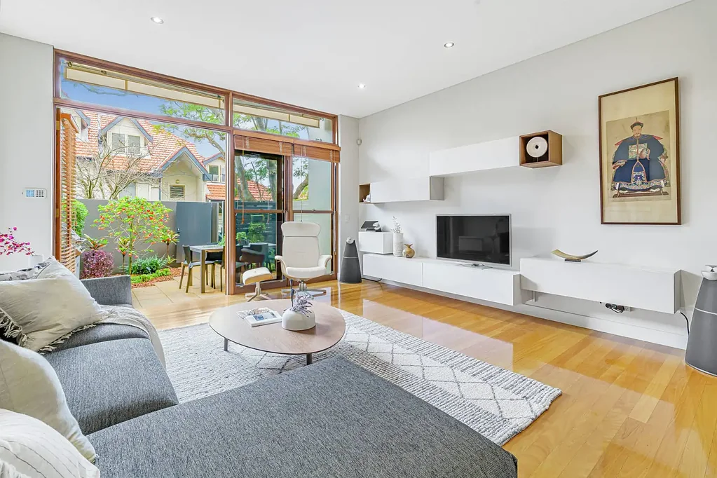 Cremorne 3Phòng ngủ Immaculate North-Facing Sanctuary in a Quiet Pocket, a Stroll from Neutral Bay Village